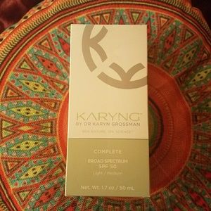Brand New Dr Karyn Grossman Medium 50 spf